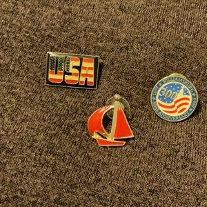 🟡 Vintage Brooches/pins In Red, White & Blue
